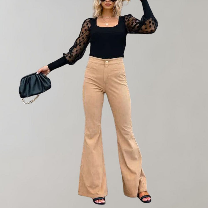 Cassie | Pantalon tendance en velours côtelé évasé