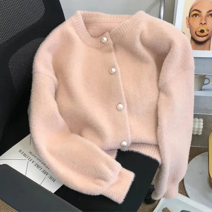 Magali | Cardigan en maille velours avec boutons en perles pour femmes