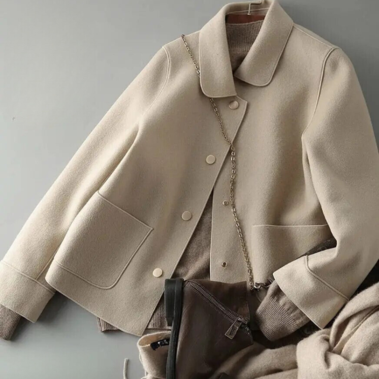 Valoria | Manteau d'Hiver Boutonné pour Femme à l'Élégance Intemporelle